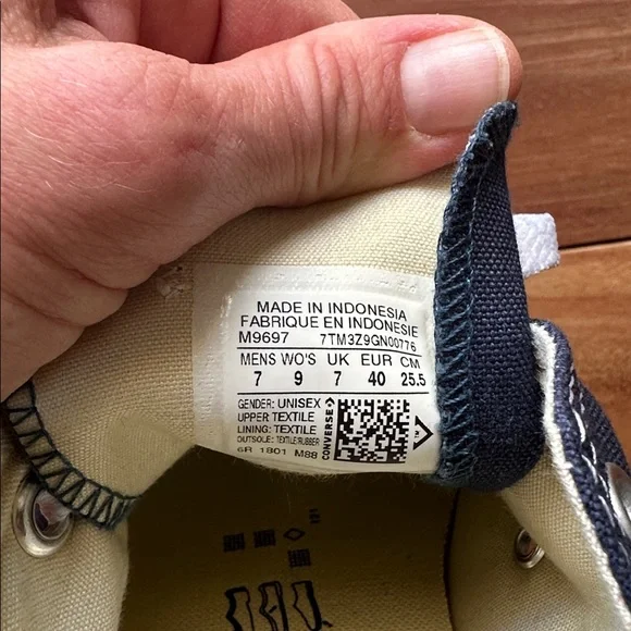 Converse Navy Sneakers Women’s 9 - Picture 6 of 7